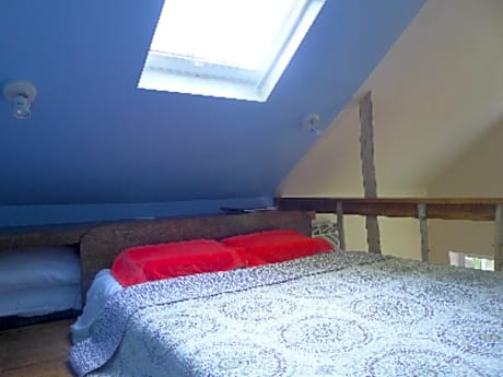 Studio-Private Bathroom-Garden View-Dove house on Tannery br