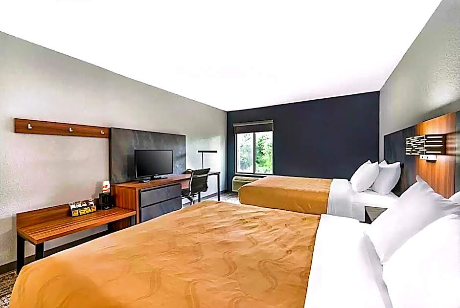 Quality Inn & Suites Manhattan