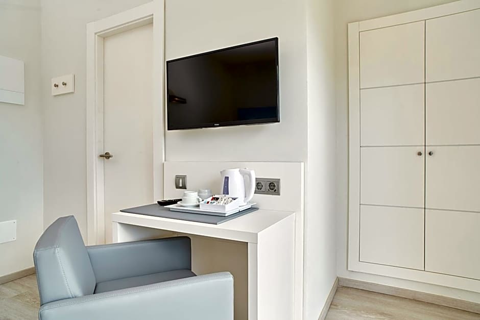 Invisa Hotel Es Pla - Adults Only