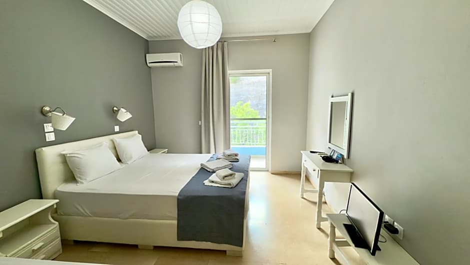 Ponti Beach Hotel