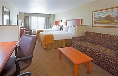 Holiday Inn Express Hotel and Suites Mason City