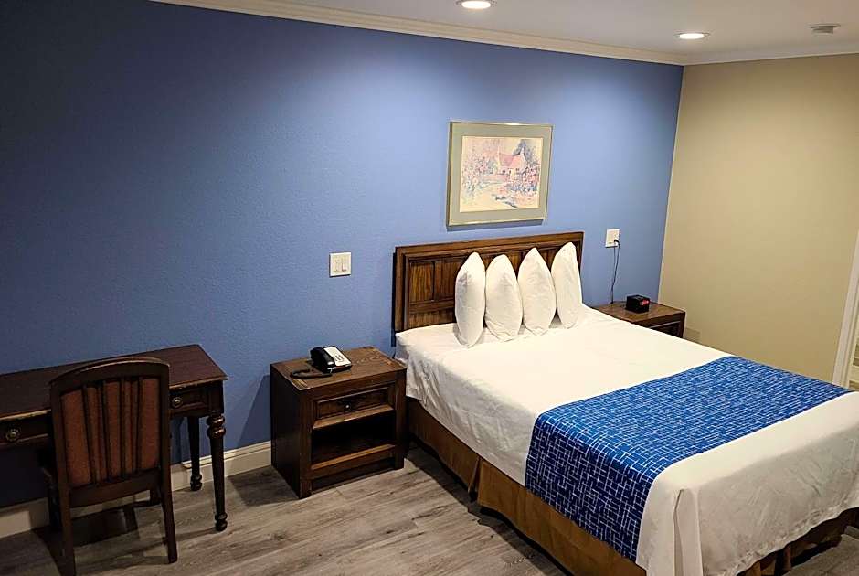 Travelodge by Wyndham Clearlake