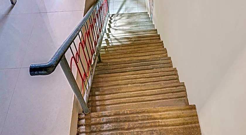 OYO 90062 Ava Guesthouse