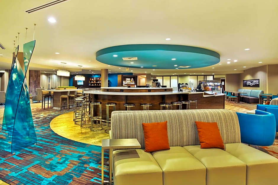 Courtyard by Marriott Gulfport Beachfront