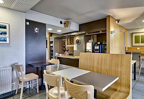 B&B Hotel Clermont Ferrand Le Brezet Aéroport