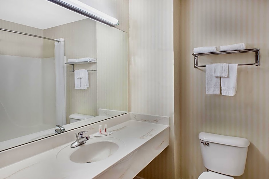 Super 8 by Wyndham Lowell/Bentonville/Rogers Area