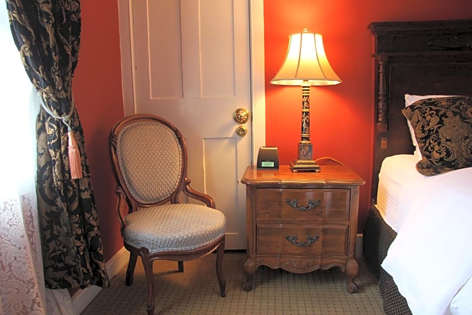 Morris House Hotel - Bed And Breakfast