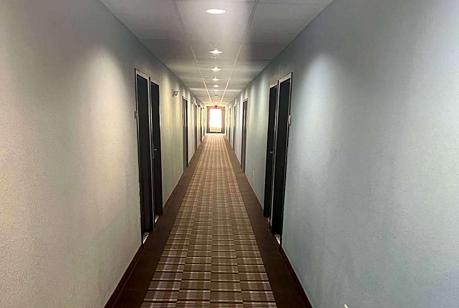 Days Inn by Wyndham Alva