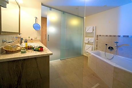 Comfort Double Room with Balcony "GMIATLICH_DAHUAM"