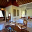 Villa Taman Kanti - 2 Bedroom private villa with swimming pool