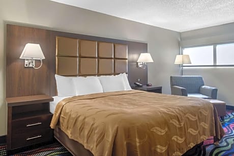 1 King Bed, Nonsmoking