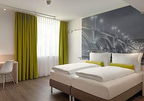 Super 8 by Wyndham Mainz Zollhafen
