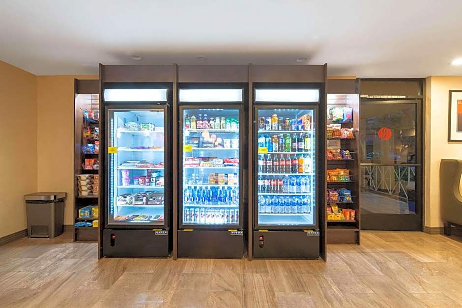 Ramada by Wyndham Burbank Airport