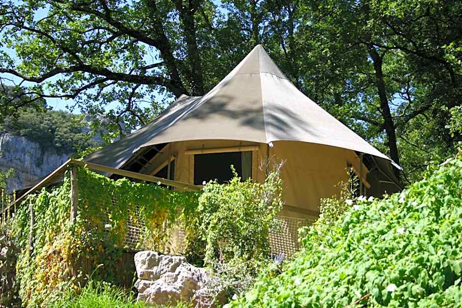 Prehistoric Lodge - Adult Only