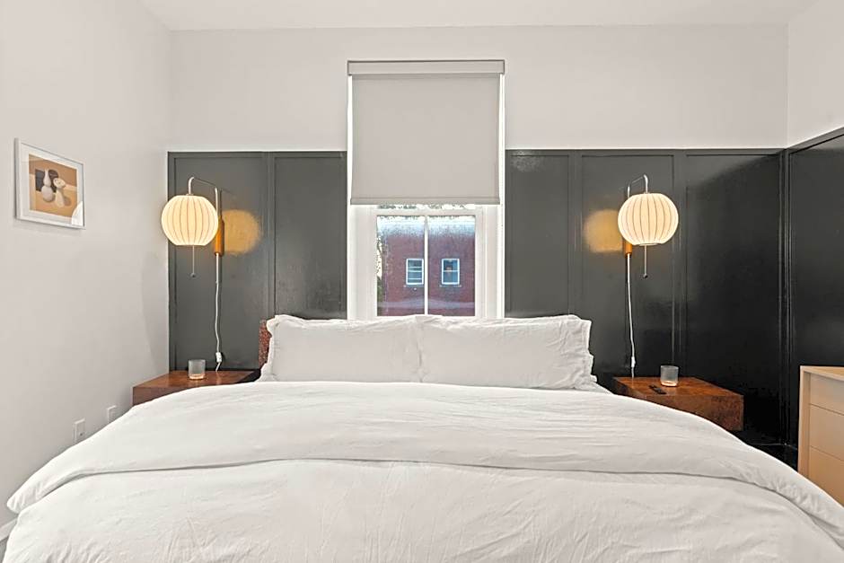 Stay Rafa At 2000 Spruce