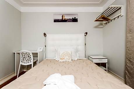 Standard Single Room with Shared Bathroom