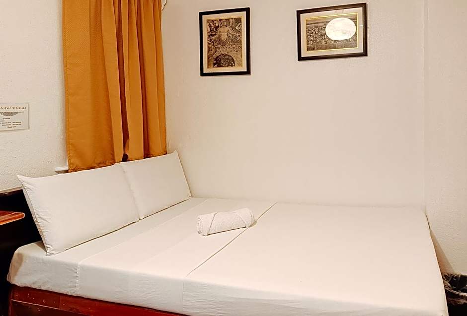 Hotel Elinas and Restaurant