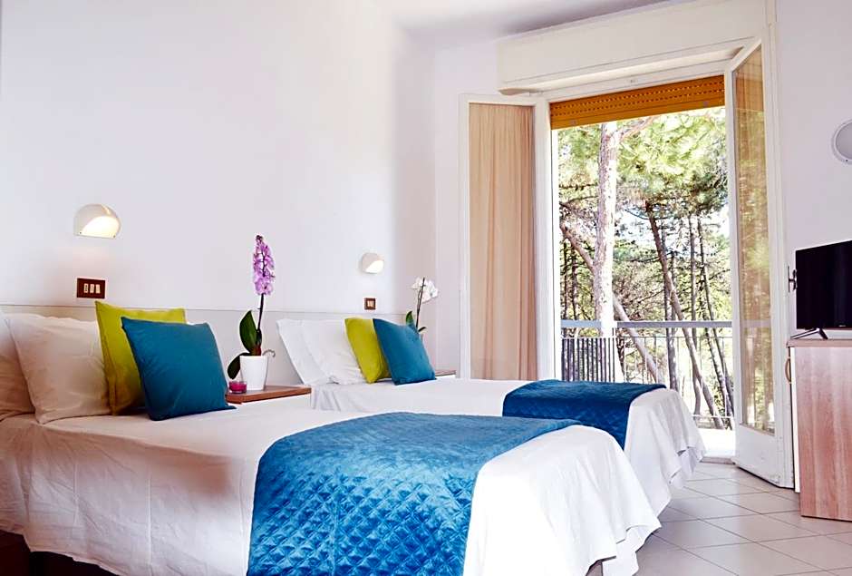 Hotel Elefantino Grey - Free Brunch & Breakfast Until 13-00 - Vicinissimi a Mirabilandia