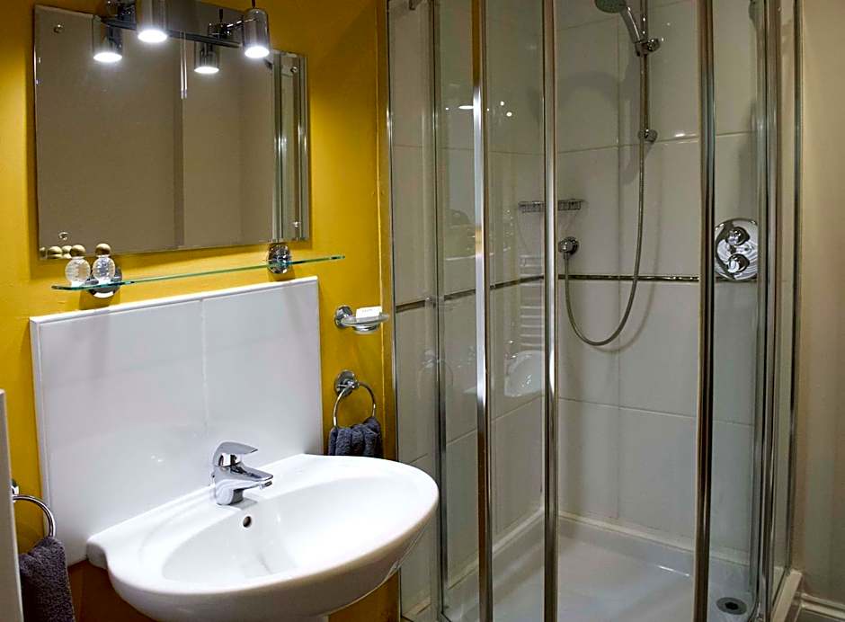 Rose and Crown Hotel