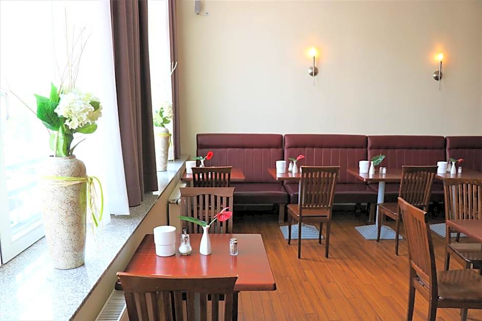 Hotel Engelbertz - Yggotel Pirol