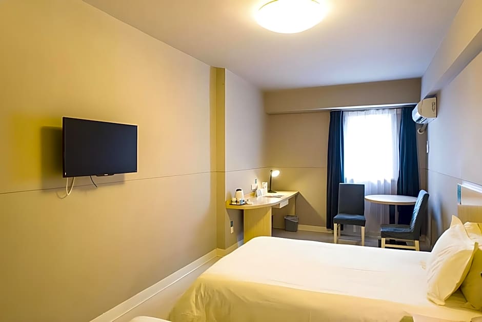 Jinjiang Inn Changchun Quan'an Plaza Airport Bus Station