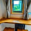 Romantic Shepherd Hut, Hot Tub, Firepit, Views