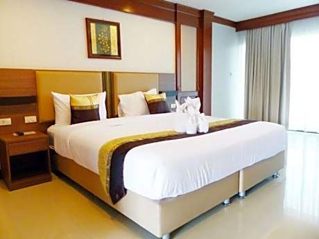 Deluxe Double Bed