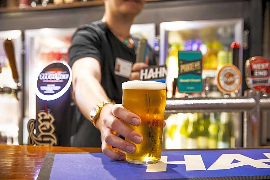 Nightcap at Roxby Downs