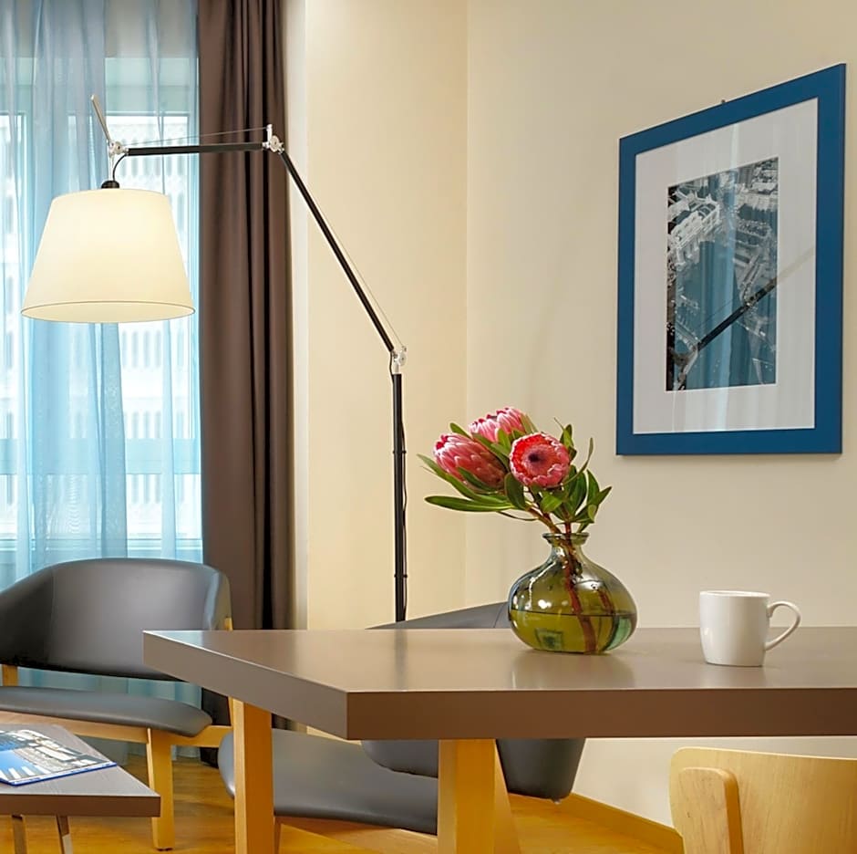 Una Hotel Century