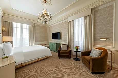 One-Bedroom Madison King Suite - Butler Service