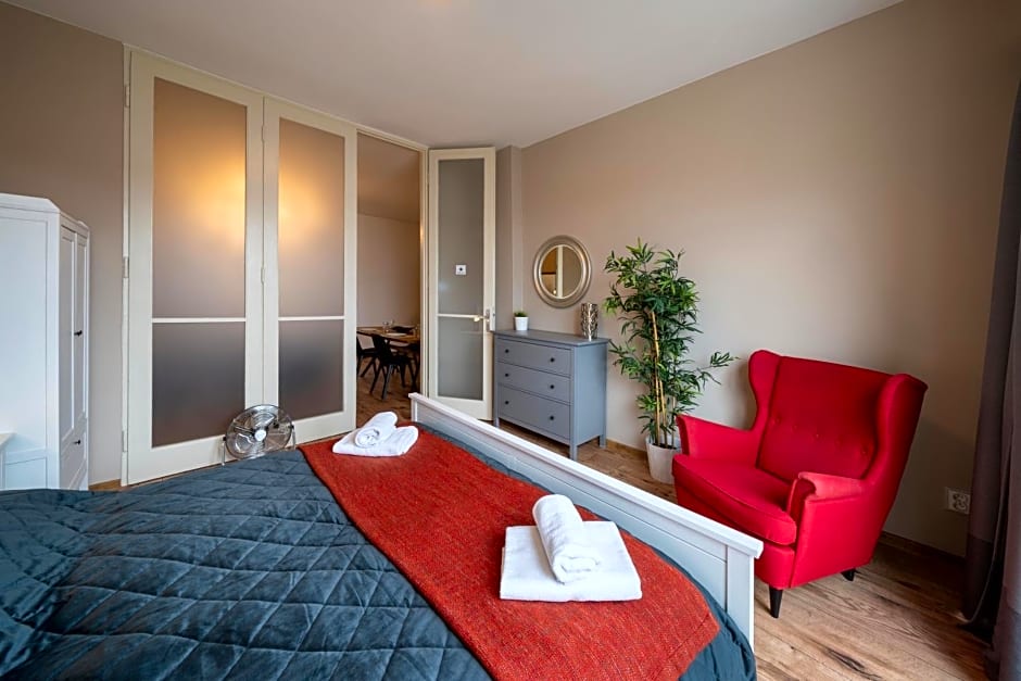 New Town - Apple Apartments