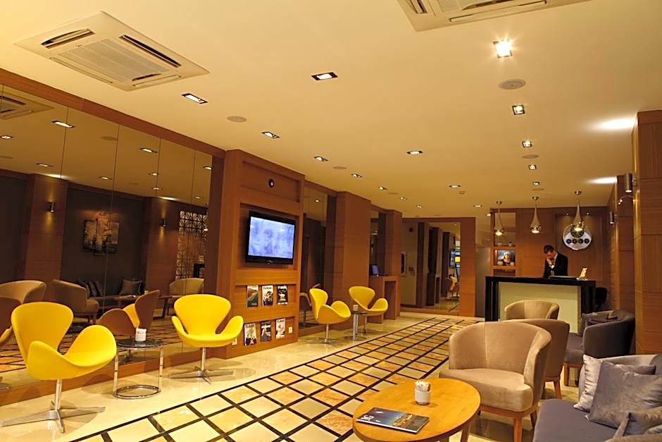 Ela Hotel