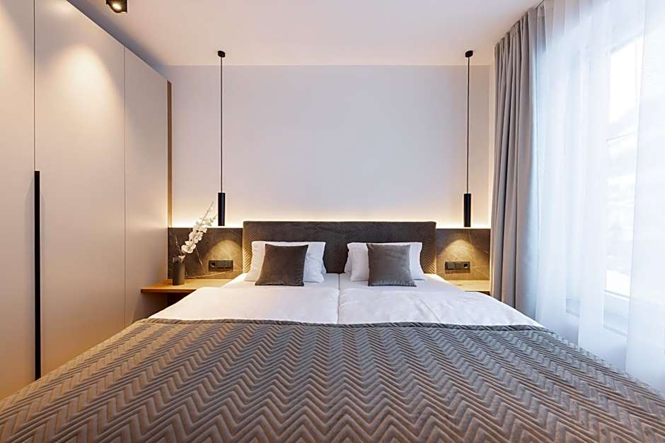 Max Mountain Apartments