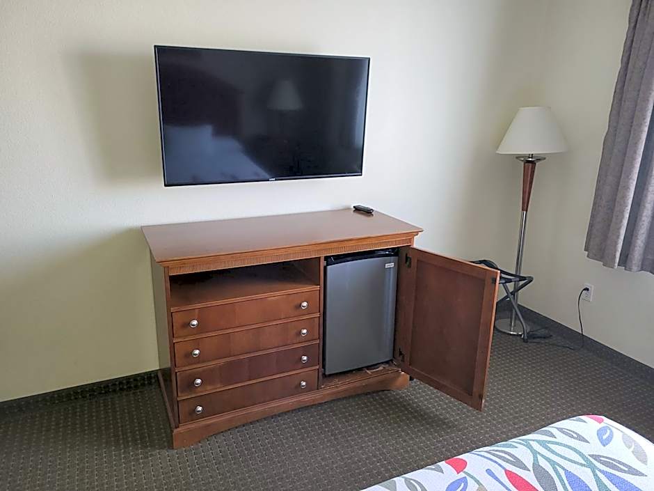 A Riverside Inn Travelodge by Wyndham