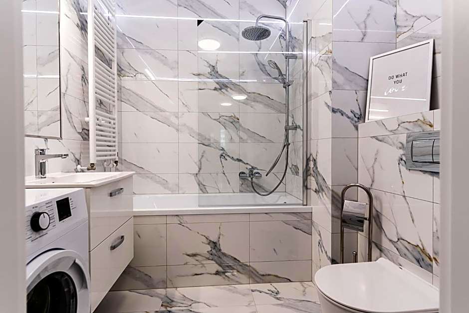 Pure Rental Premium Apartments - Free Parking & AC