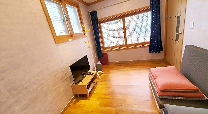 Hwangridangil Adamjeong Hanok Stay
