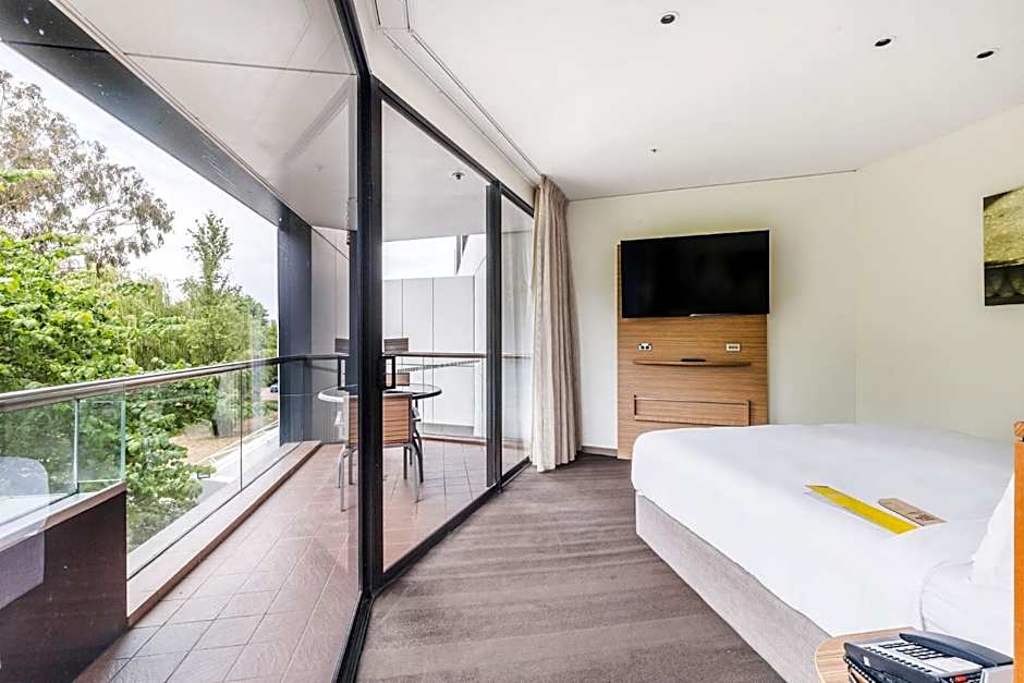 Crowne Plaza Canberra By IHG