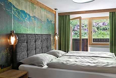 Deluxe Double Room with Shower