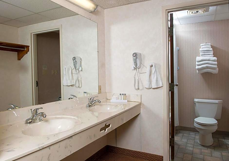 Bird-in-Hand Family Inn