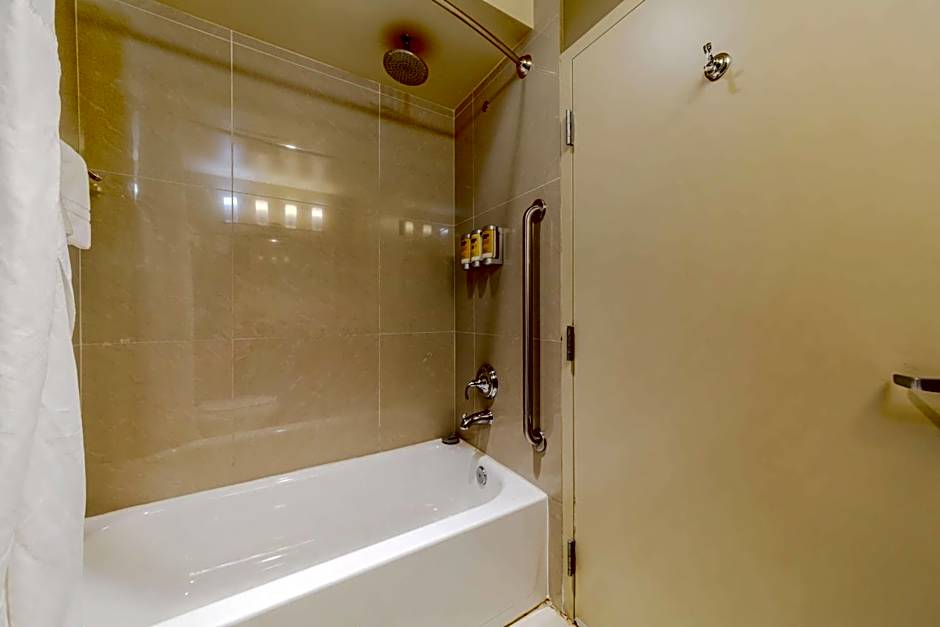 Best Western Plus Miami Airport North Hotel & Suites