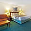 La Quinta Inn & Suites by Wyndham Detroit Canton