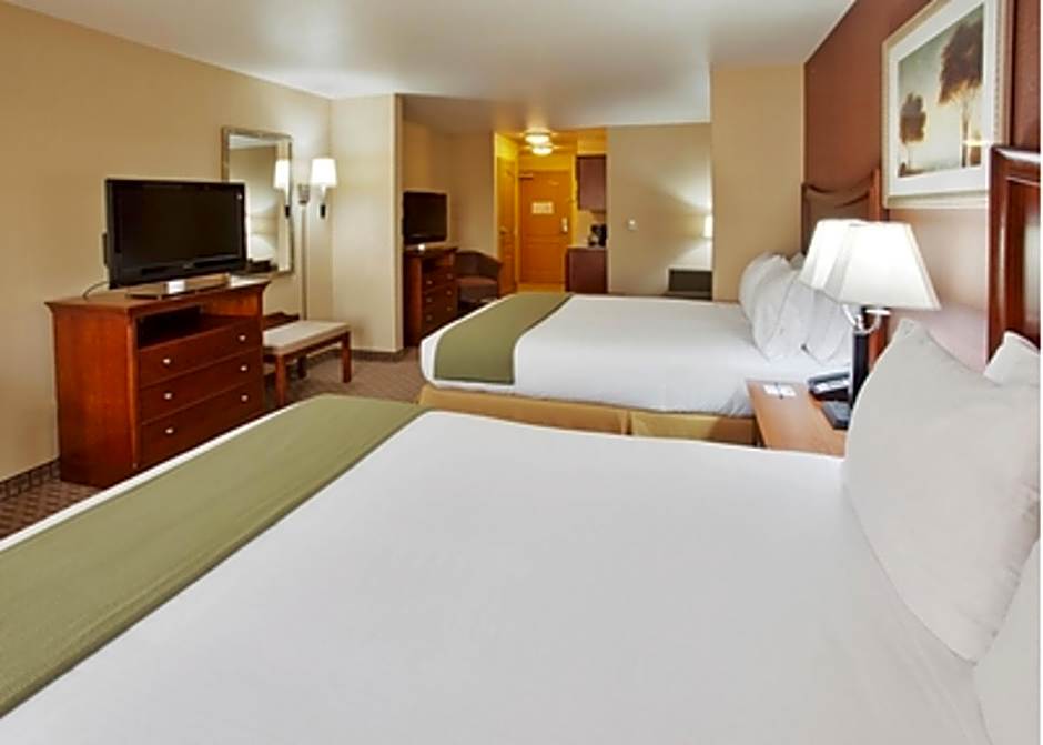 Holiday Inn Express & Suites Willows by IHG