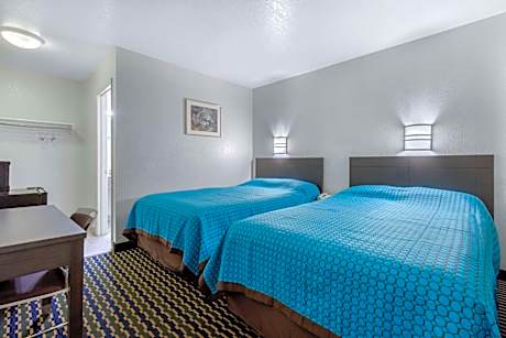 Double Room with Two Double Beds - Disability Access/Non-Smoking