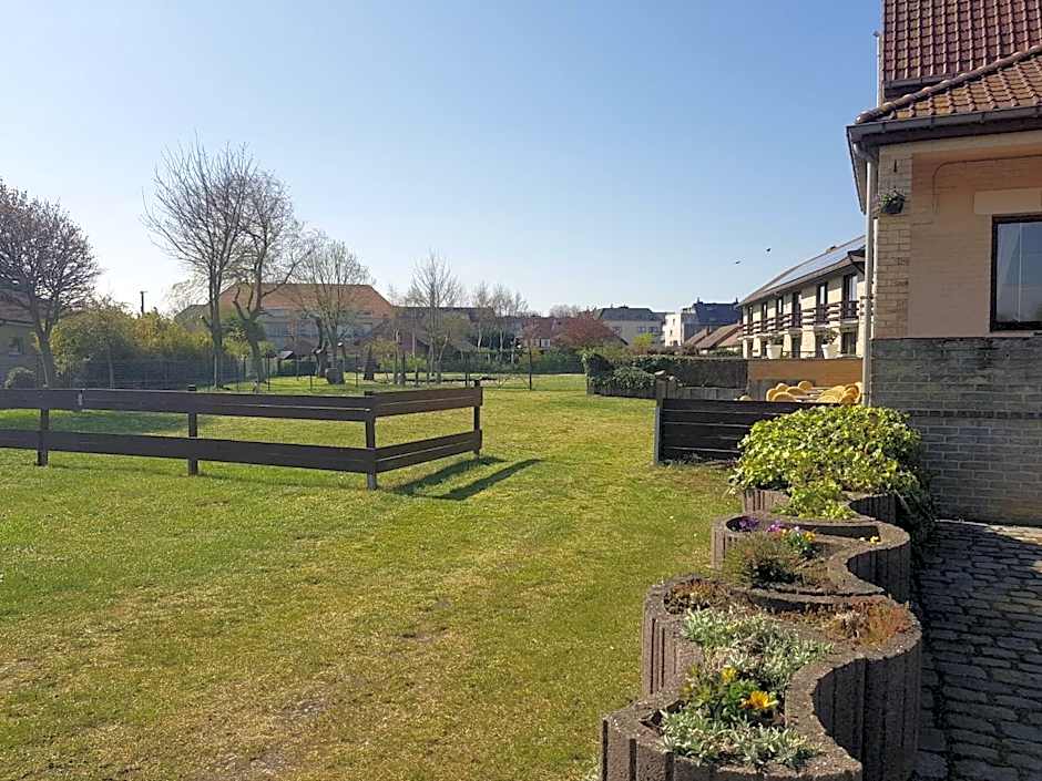 Hotel Westendia and Free Parking Top Breakfast