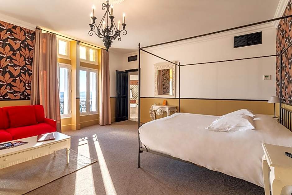 Hostellerie du Chateau des Fines Roches