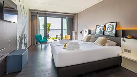Comfort Double Room with Terrace