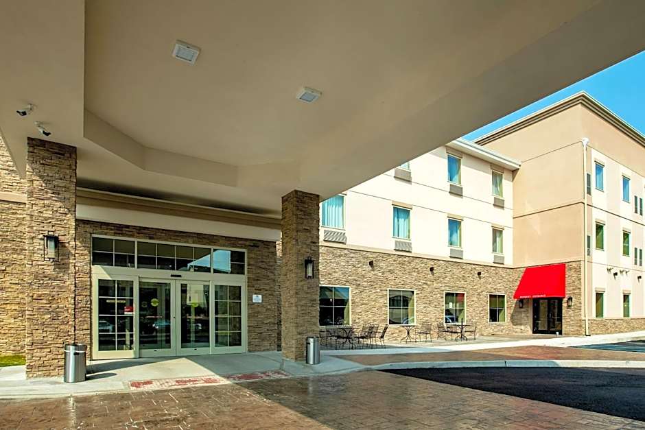 Comfort Suites Fishkill near Interstate 84