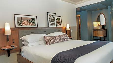 King Room with Partial Water View