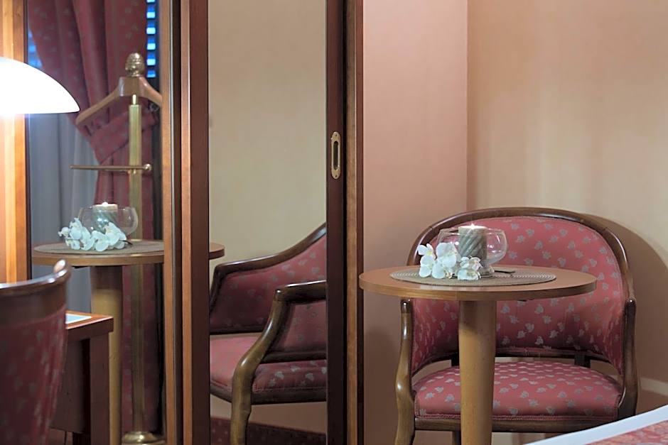 Massimo Plaza Hotel