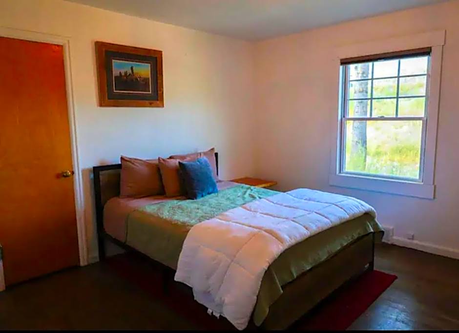 Sportsman Lodge Melrose MT